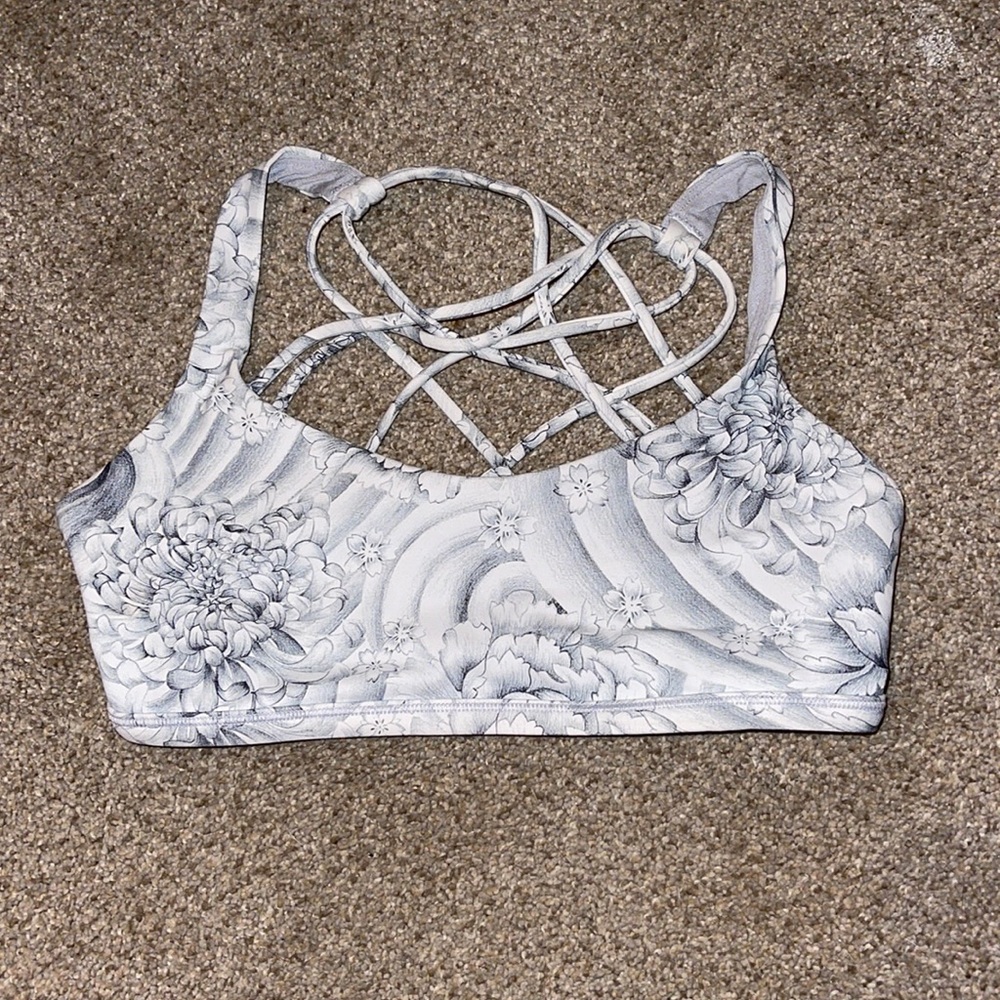 Lululemon shorts bra, white and gray, size 4